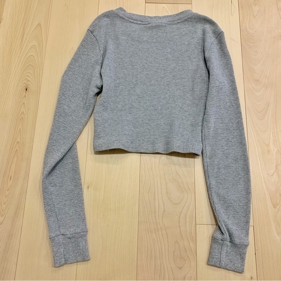 Aritzia TNA Cropped Thermal - Picture 3 of 5